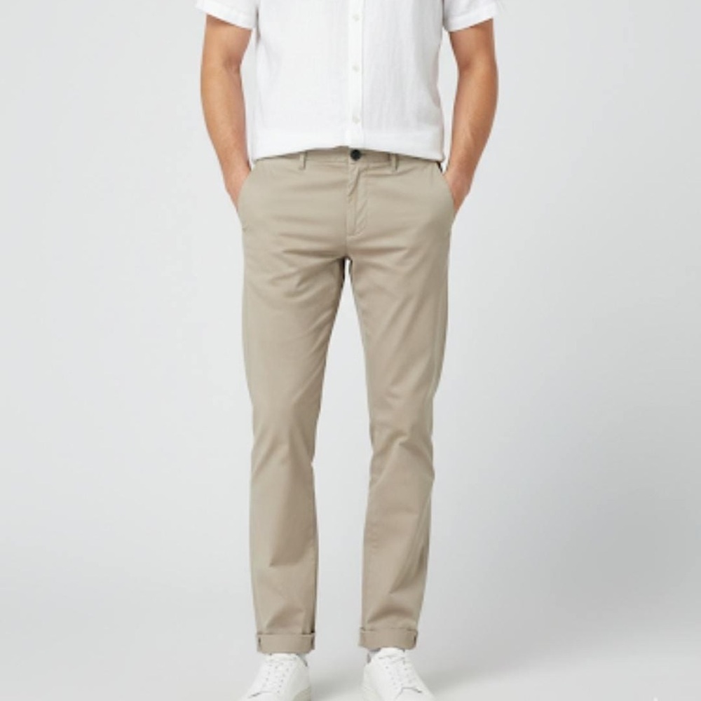 GAP Men's Khaki Chinos (P33)